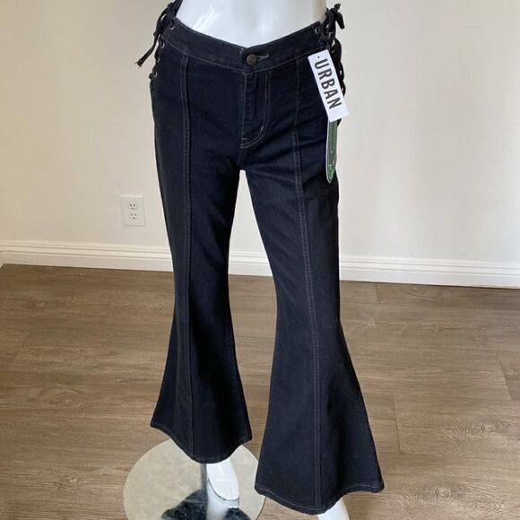 Levi’s x Barbie Ferreira Urban Outfitters Collab Lace-up High Waisted Flare Jean - Picture 1 of 8